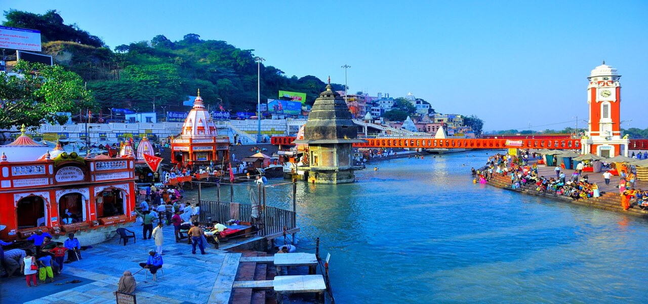 Evening Ganga aarti at Har Ki Pauri in Haridwar, where most yatras begin